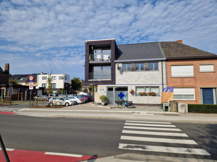 Modern en comfortabel appartement met 2 slaapkamers, 2 terrassen en topligging in Wondelgem