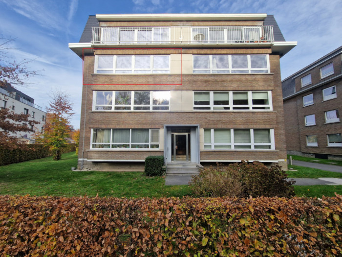 Ruim en lichtrijk appartement met 2 slaapkamers, bureau en garage in Mariakerke Ruim en lichtrijk appartement met 2 slaapkamers, bureau en garage in Mariakerke