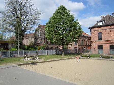 kleine, gezellige stadswoning in autovrij woonerf