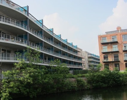 goed gelegen modern 2slpk appartement met zicht op water