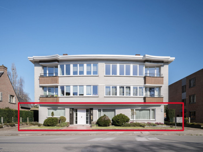 Rustig gelegen en majestueus 3-slpk appartement met 2 garageboxen